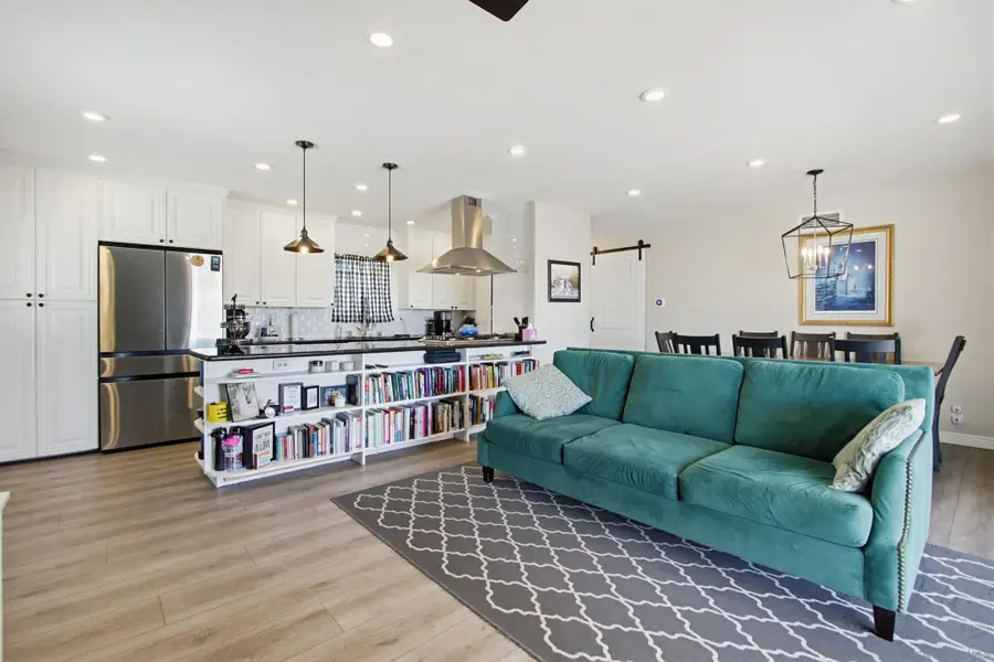 8426 Fireside Ave, San Diego, CA 92123 - #2