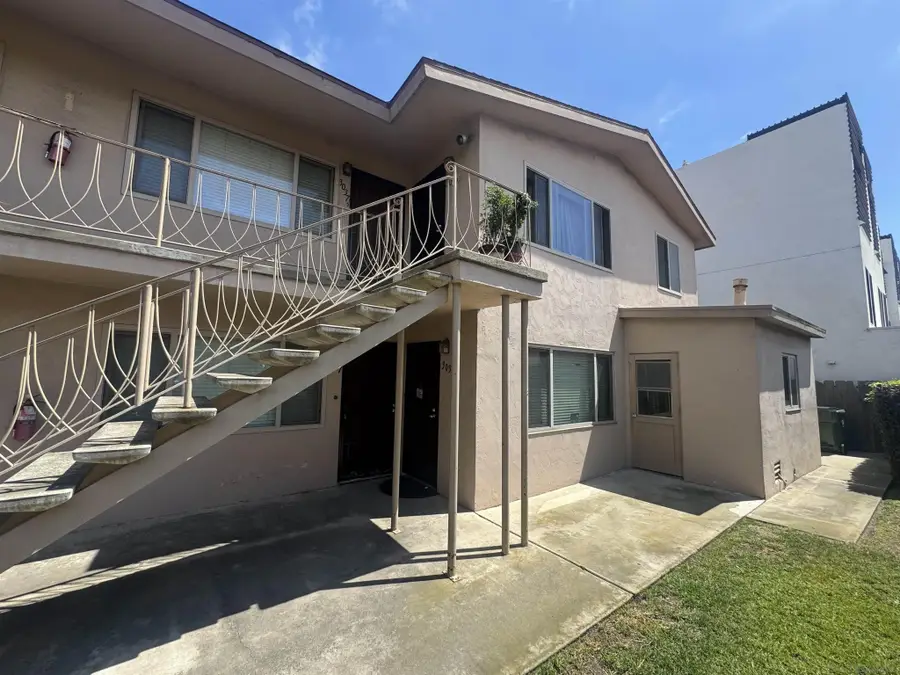 3035-39 Macaulay, San Diego, CA 92106 - #2