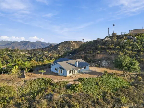800 Alta Lane, El Cajon, CA 92021