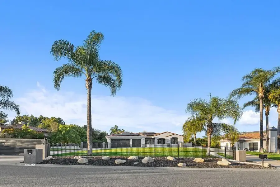 3724-26 Cedar Vale Way, Fallbrook, CA 92028 - #3