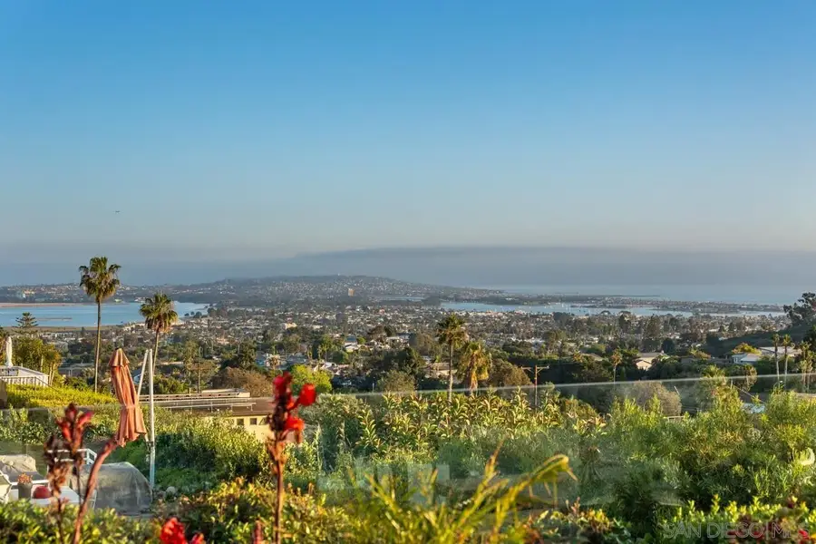 2402 Alto Cerro Circle, San Diego, CA 92109 - #2