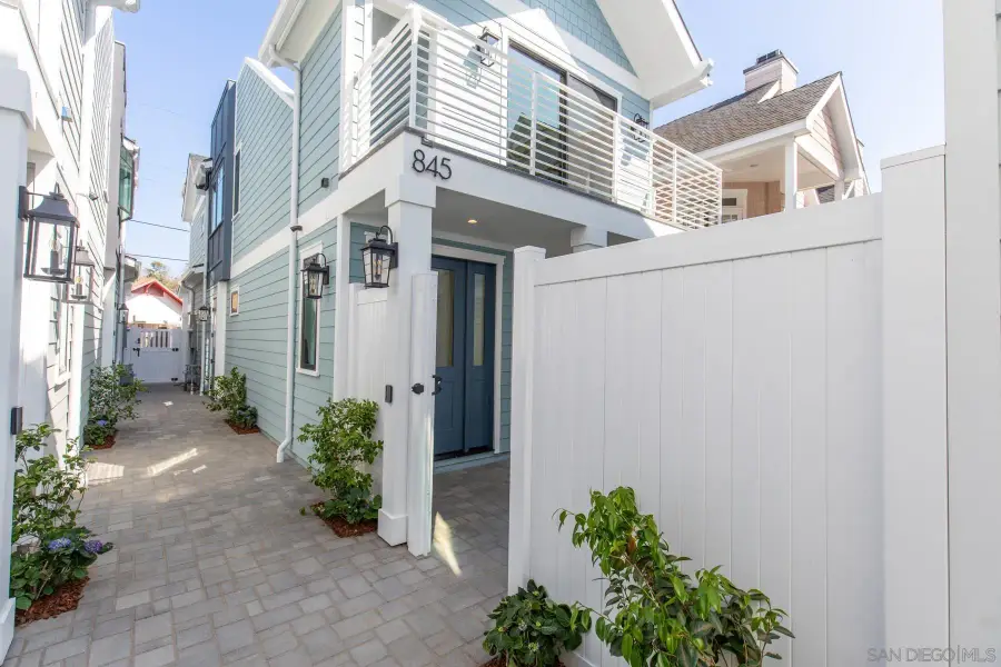 845 G Ave, Coronado, CA 92118 - #3