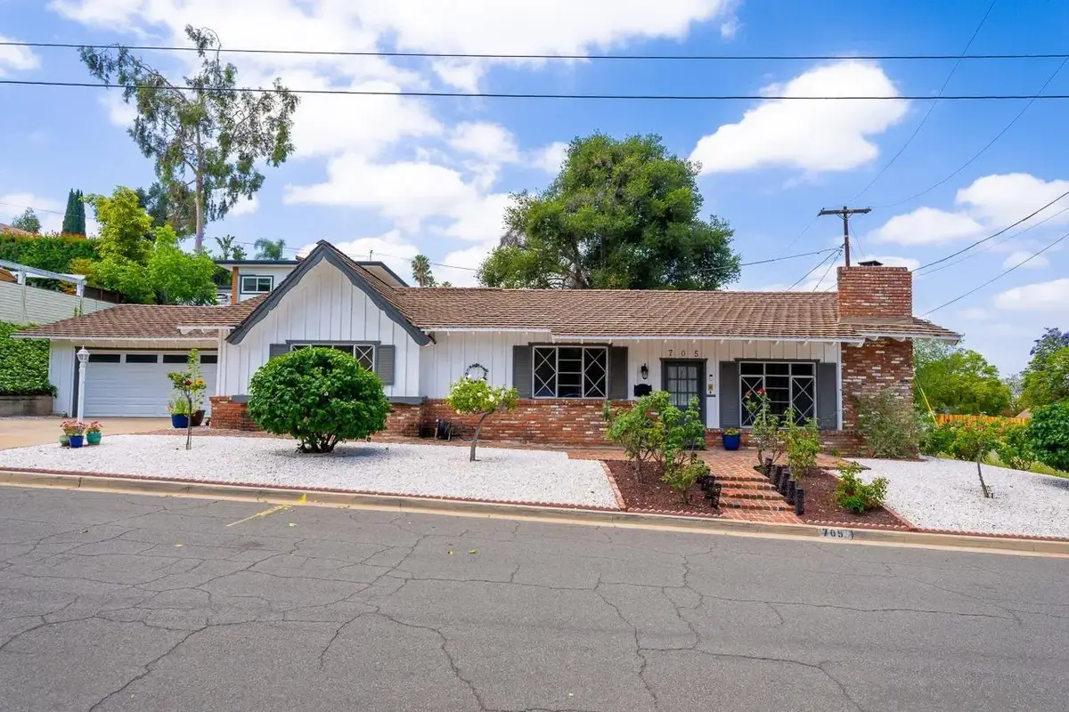 705 Beacon Pl, Escondido, CA 92025 - #1