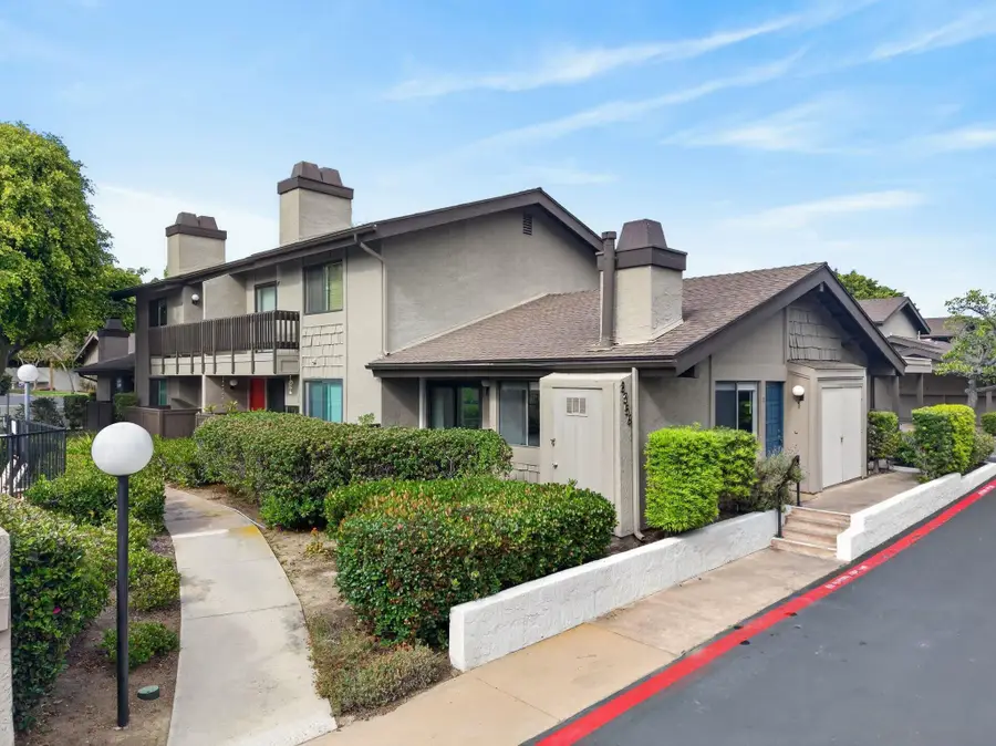 8356 Via Sonoma #D, La Jolla, CA 92037 - #2
