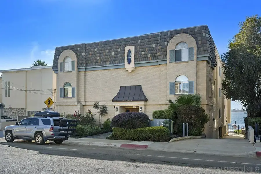 3828 Riviera Dr #2B, San Diego, CA 92109 - #3
