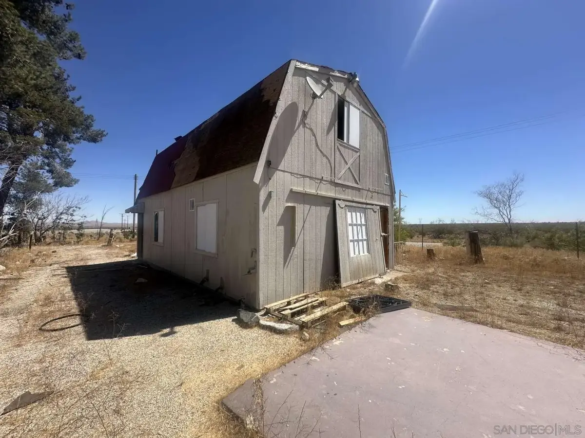 34047 175th St E, Llano, CA 93544 - #1