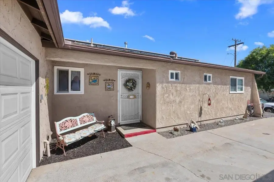 9254 Shadow Hill Rd, Santee, CA 92071 - #3