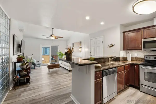 5402 Balboa Arms #415, San Diego, CA 92117