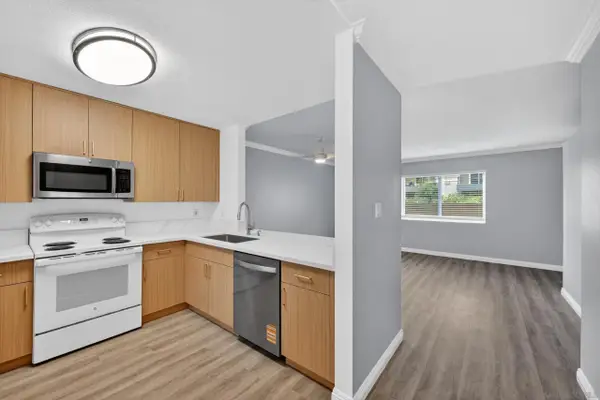 7545 Charmant Dr #1301, San Diego, CA 92122