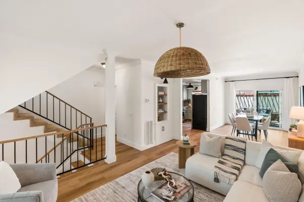 7768 Caminito Monarca #102, Carlsbad, CA 92009