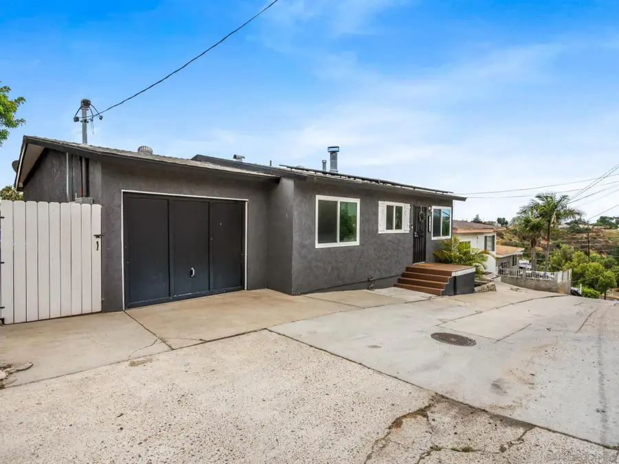 2462 44th, San Diego, CA 92105 - #3