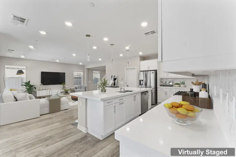 675 Grant, Vista, CA 92083 - #3