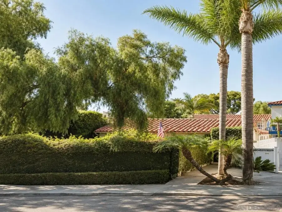 950-958 B Avenue, Coronado, CA 92118 - #2