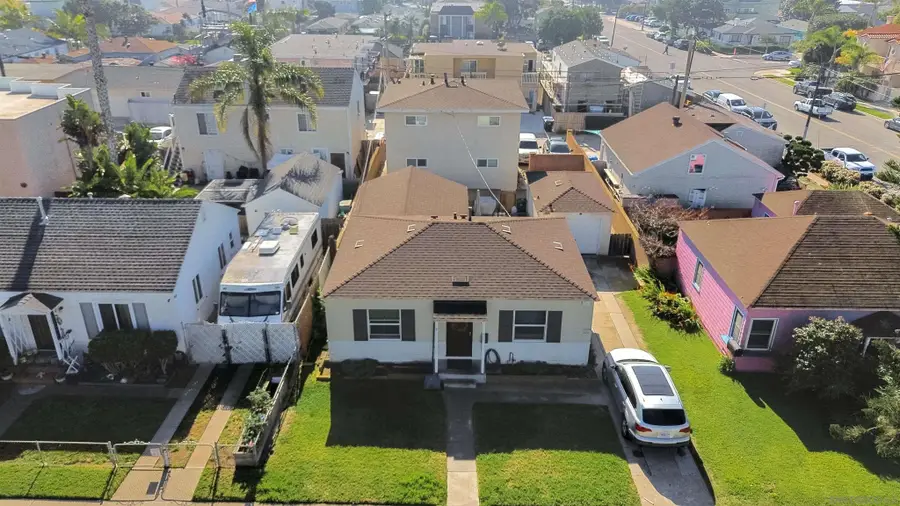 909-911 Chalcedony Street, San Diego, CA 92109 - #3