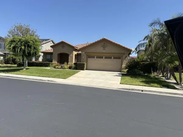 543 Silverhawk Dr, Corona, CA 92879