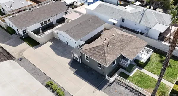 1011 Knowles Ave, Carlsbad, CA 92008