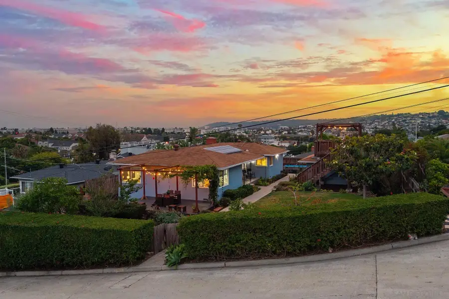 3115 Russell, San Diego, CA 92106 - #2