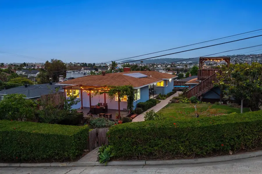 3115 Russell, San Diego, CA 92106 - #3