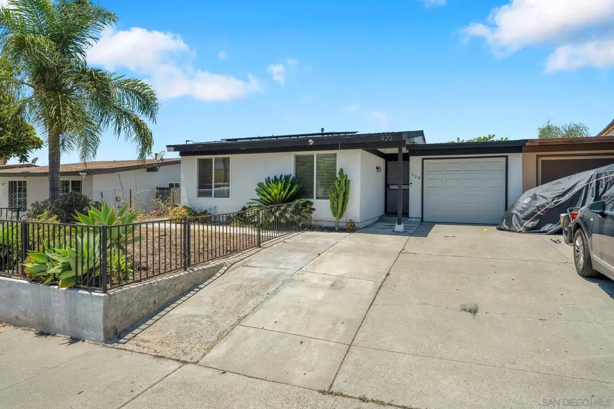 920 Raintree Pl, Vista, CA 92084 - #1