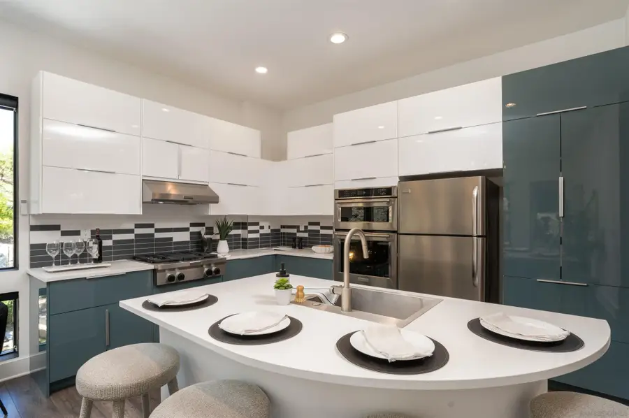 8570 Aspect Dr, San Diego, CA 92108 - #3