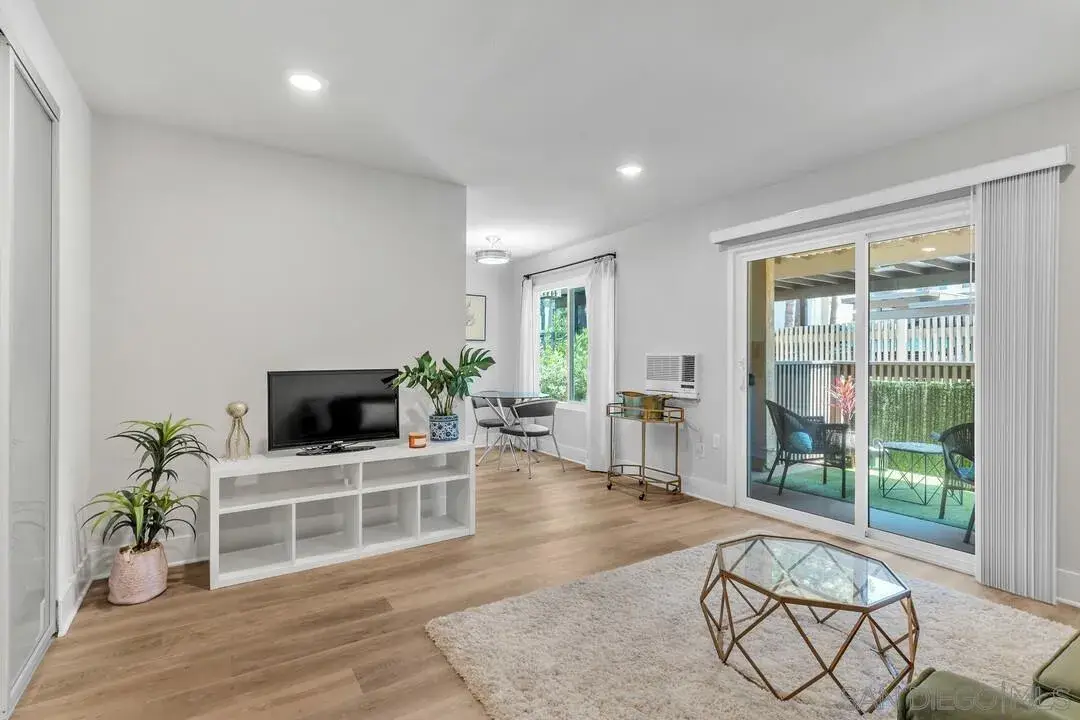 8644 Via Mallorca #F, La Jolla, CA 92037 - #1