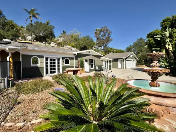 1418 York Dr, Vista, CA 92084