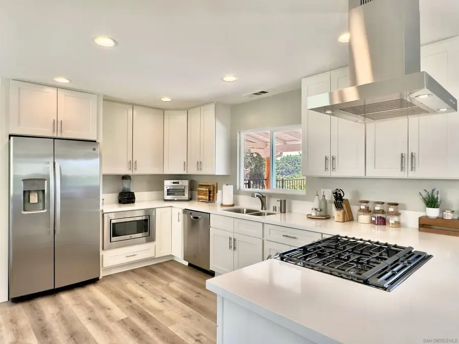 1418 York Dr, Vista, CA 92084 - #3