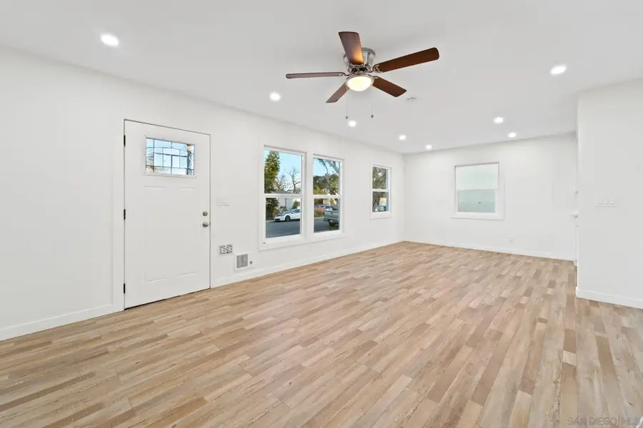 4220 E Overlook Dr, San Diego, CA 92115 - #3