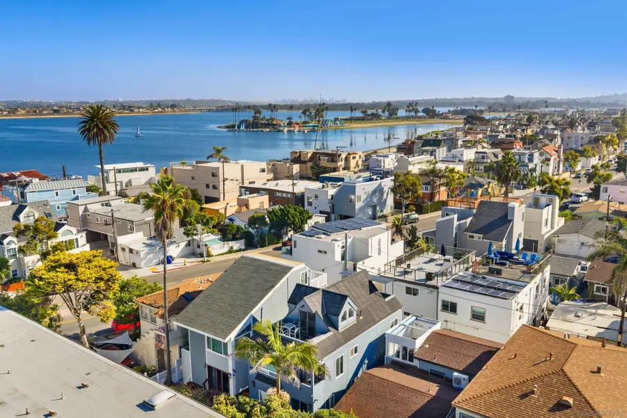 737 Whiting Court, San Diego, CA 92109 - #3