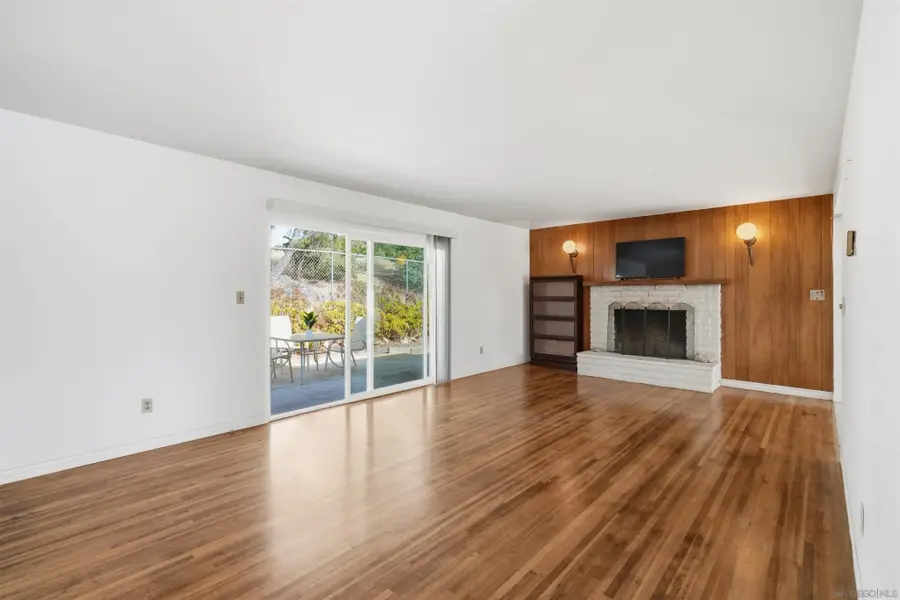 916 Country Club, Escondido, CA 92029 - #2