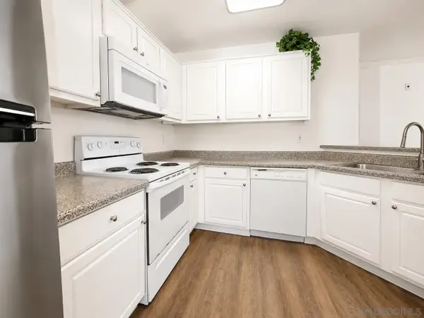 7405 Charmant Dr #1915, San Diego, CA 92122