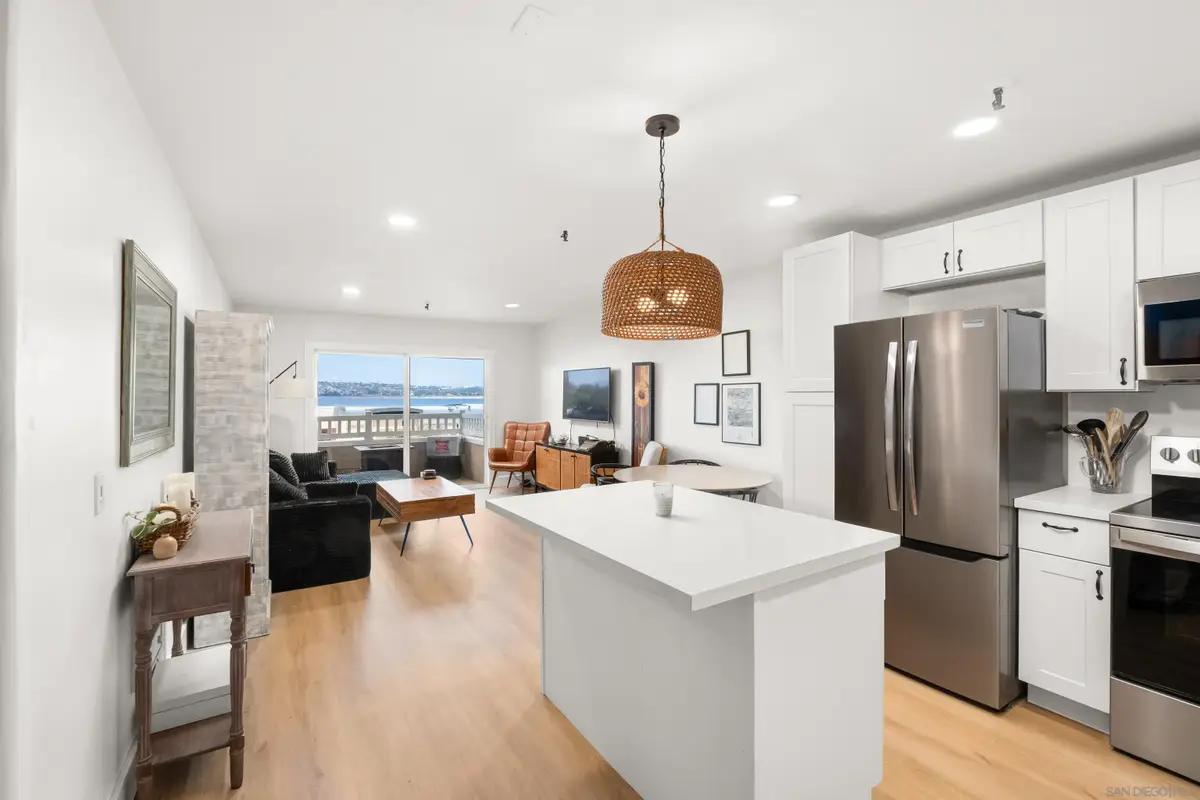 4015 Crown Point #104, San Diego, CA 92109 - #1