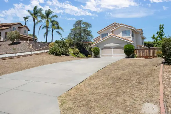 2062 Susan Ct, Escondido, CA 92026