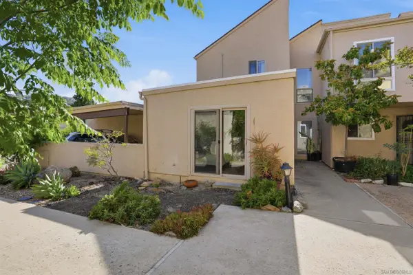 23660 Country Villa Rd, Ramona, CA 92065