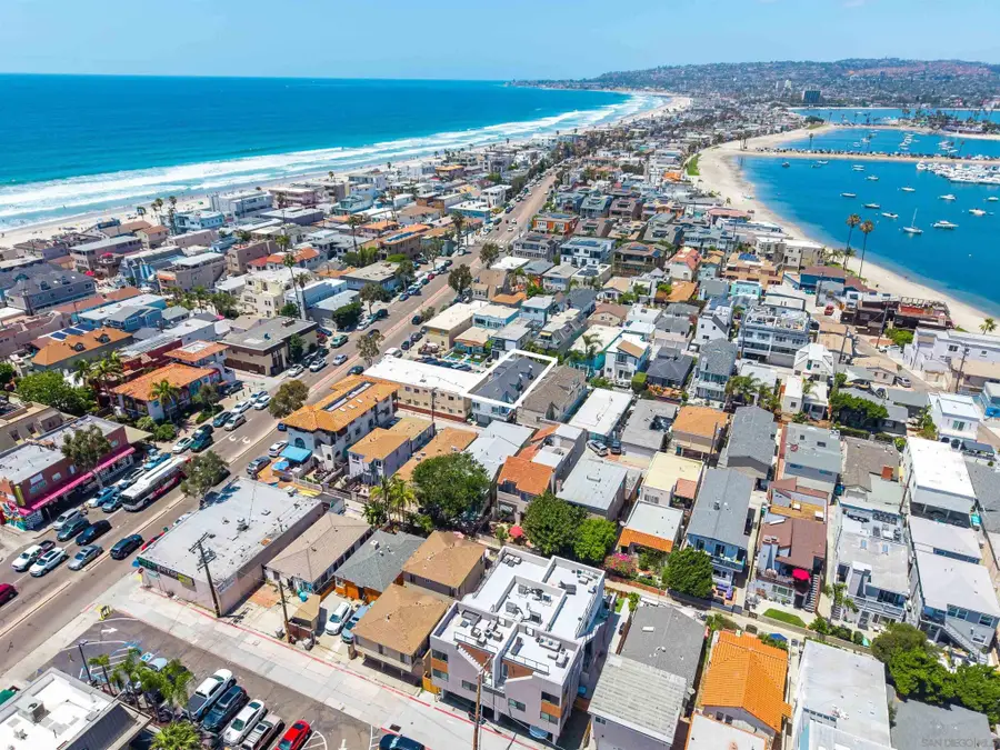 813-15 Isthmus Court, San Diego, CA 92109 - #3