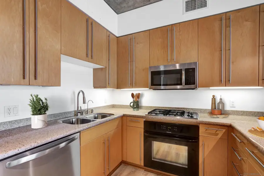 801 Ash #304, San Diego, CA 92101 - #3