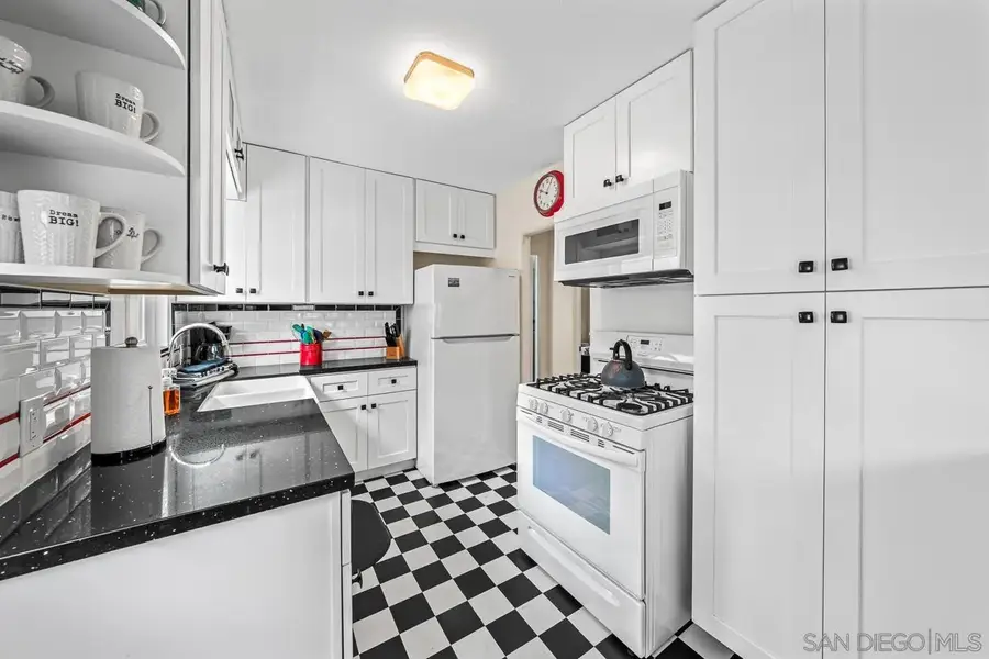 716 Dover, San Diego, CA 92109 - #3