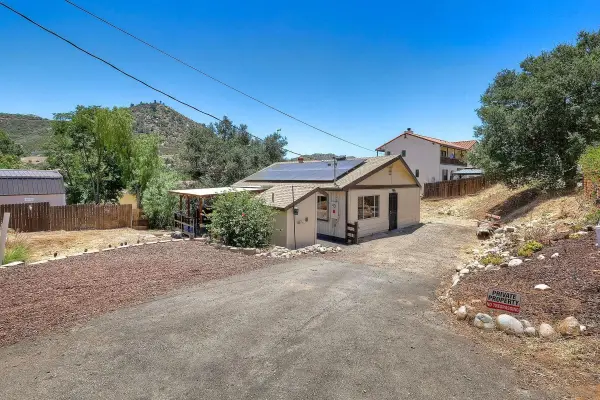 126 Almyra Rd., El Cajon, CA 92019