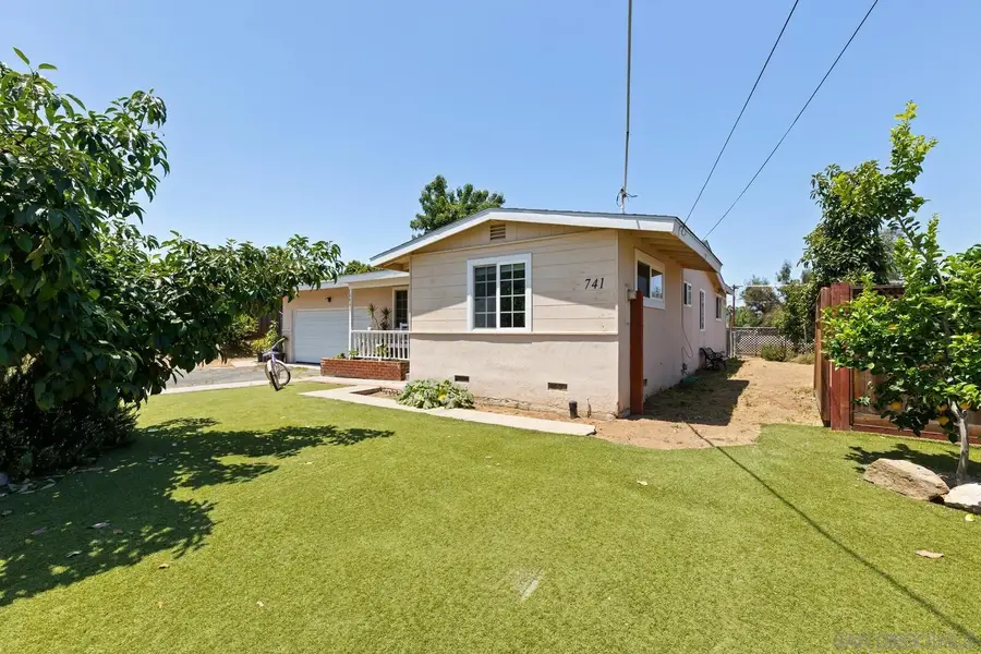 741 Magarian Rd, Fallbrook, CA 92028 - #3
