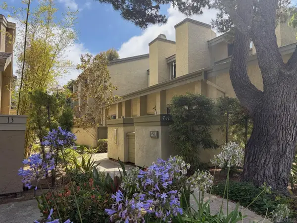 3211 Caminito Eastbluff #9, La Jolla, CA 92037