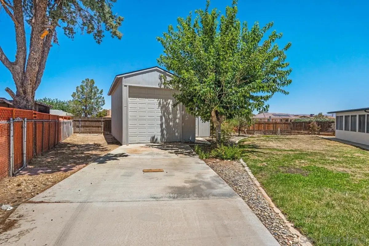 12450 Algonquin Rd, Apple Valley, CA 92308 - #1