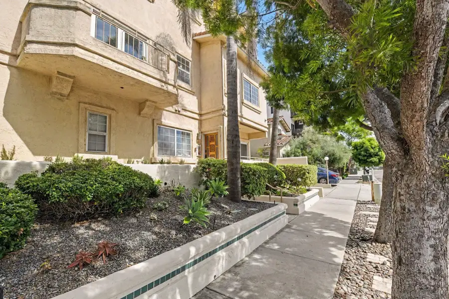 919 W Lewis St #1, San Diego, CA 92103 - #2