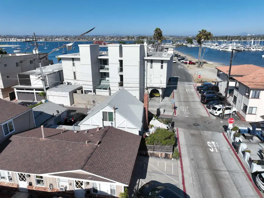 3510 Bayside Lane, San Diego, CA 92109 - #2