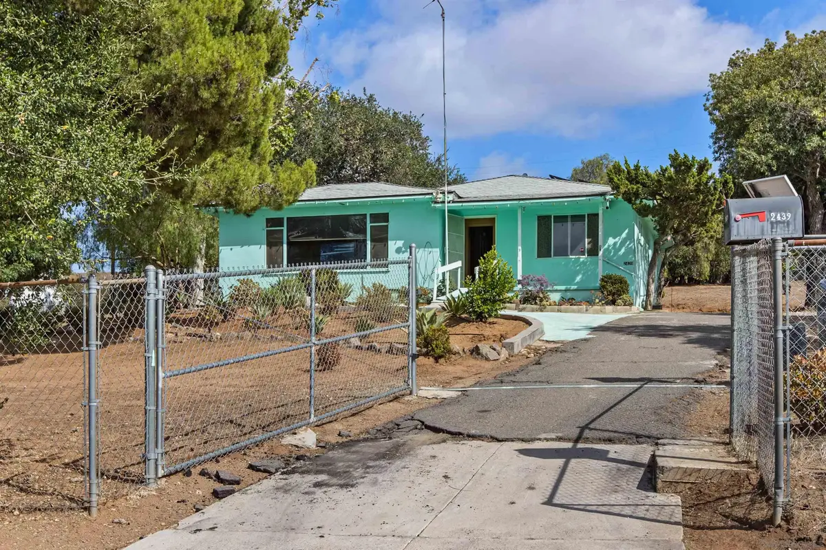 2439 Patterson Rd, Escondido, CA 92027 - #1