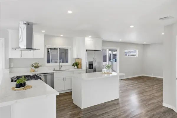 7023 San Bartolo Street, Carlsbad, CA 92011