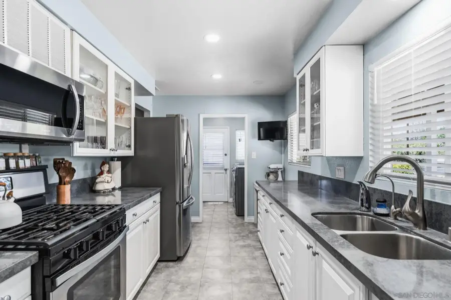 125 Encanto Dr., Escondido, CA 92027 - #2