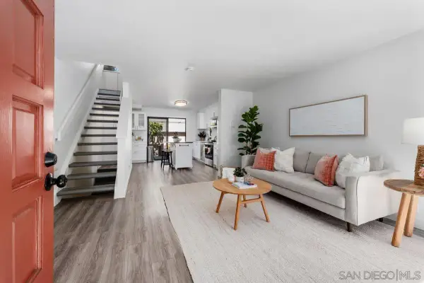 2726 Ariane Dr #46, San Diego, CA 92117