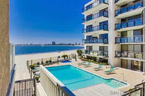 3888 Riviera Dr #301, San Diego, CA 92109