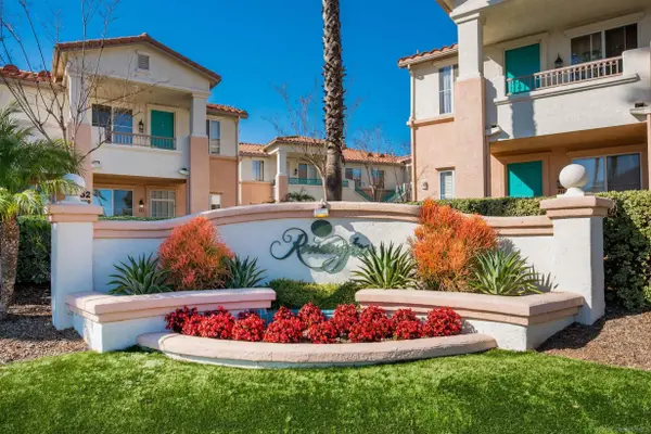 11454 Via Rancho San Diego #208, El Cajon, CA 92019