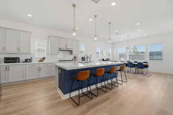 305 Creekview Ct, San Marcos, CA 92078